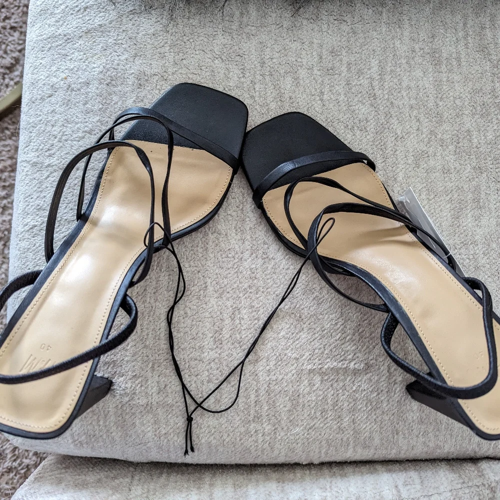 H&M Heels NWT Size 9 Black Cream Square Toes Classic Office Business